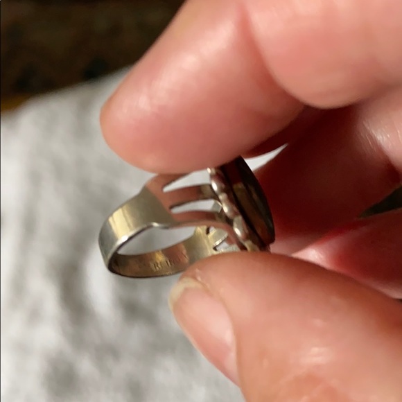 Vintage Silver and Turquoise Ring - Picture 4 of 8